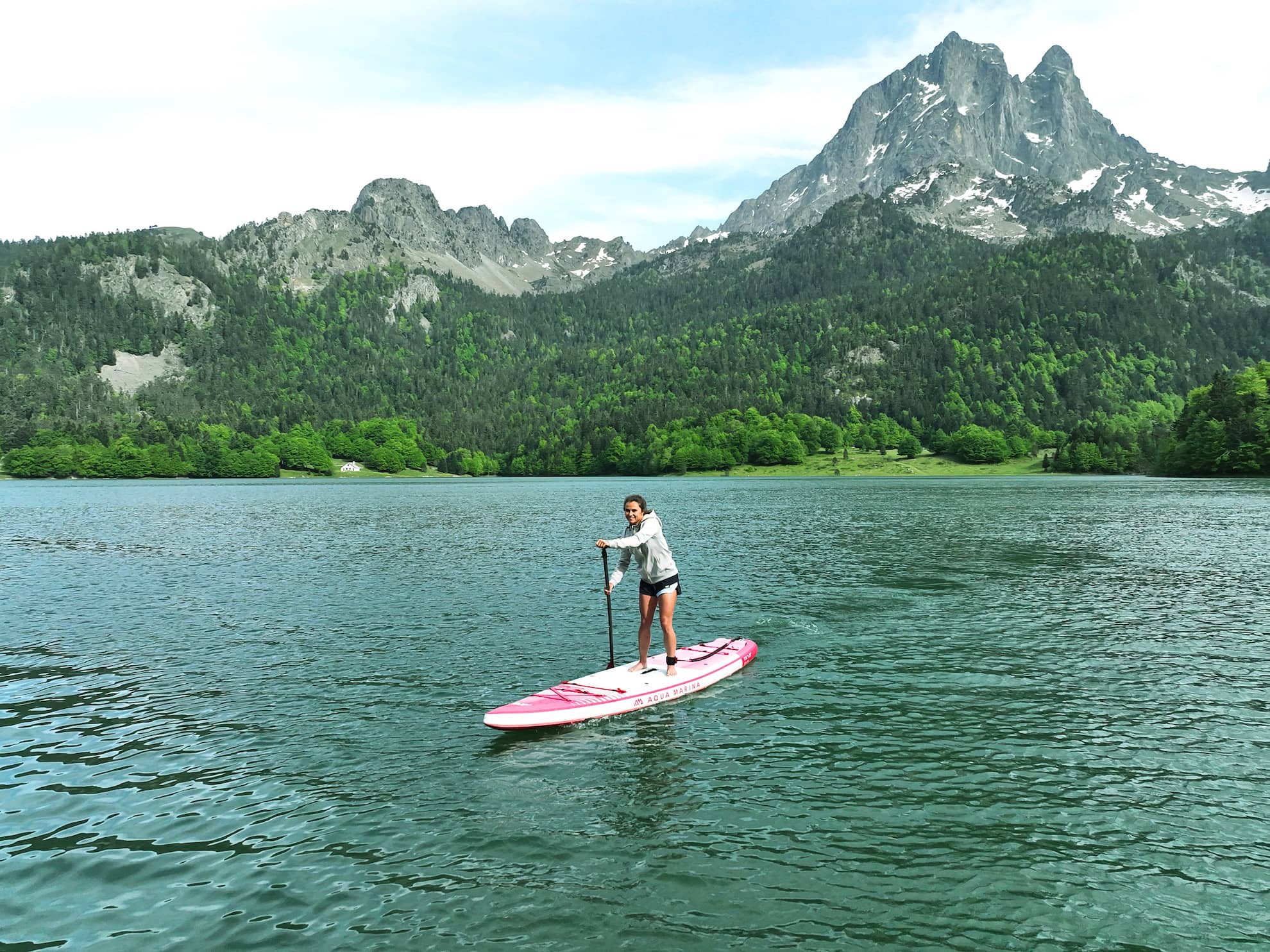 nafukovaci paddleboard na delsi trasy touring coral aqua marina rasberry